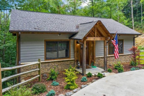 Beautiful Cabin with Hot Tub near Everything Blowing Rock